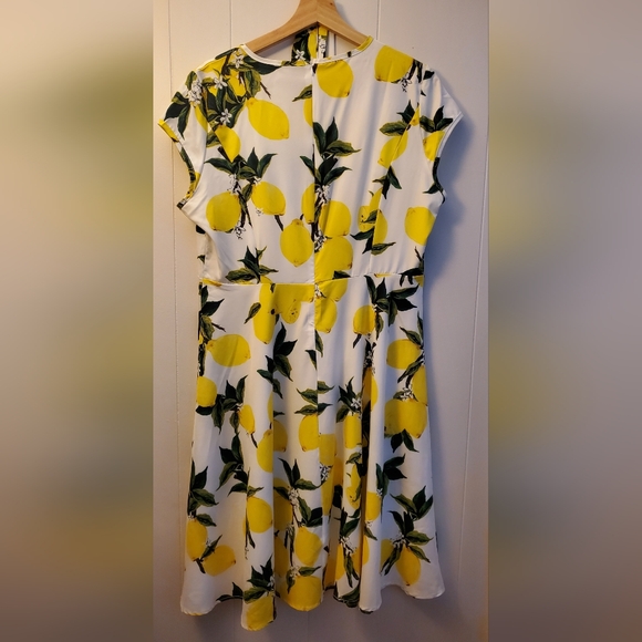 Easy Peasy, Lemon Squeezy! Cute vintage style swing dress - lemon print - size L - Picture 4 of 7